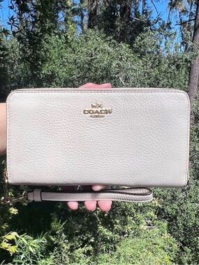 COACH Long Zip-Around Pebble Leather Wallet w Chalk White with Gold Hardware